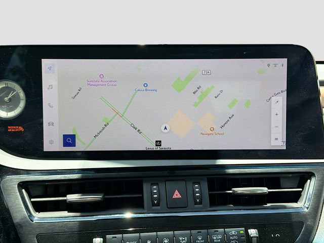 Used 2024 Lexus ES 300h w/ Technology Package FWD image 32