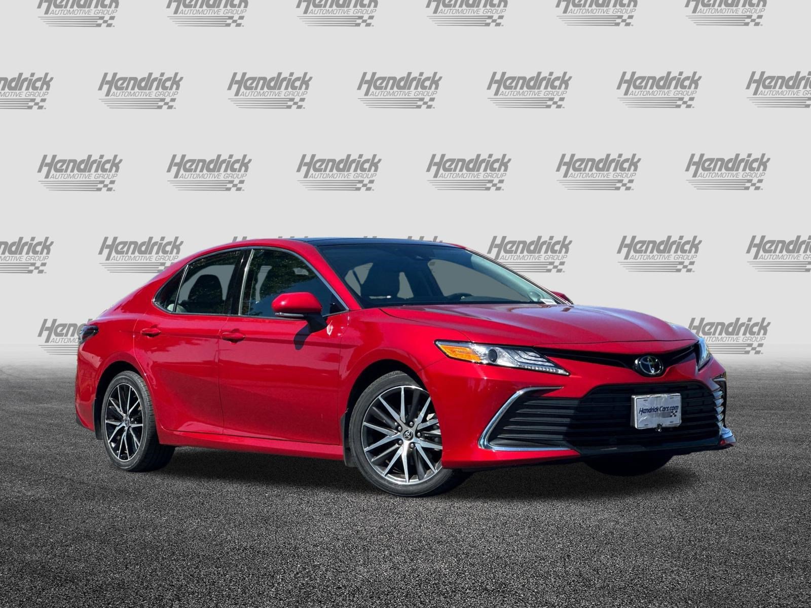 Used 2024 Toyota Camry XLE AWD/4WD image 2