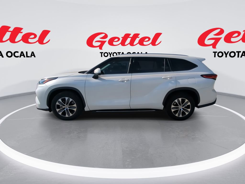 Used 2021 Toyota Highlander XLE image 5