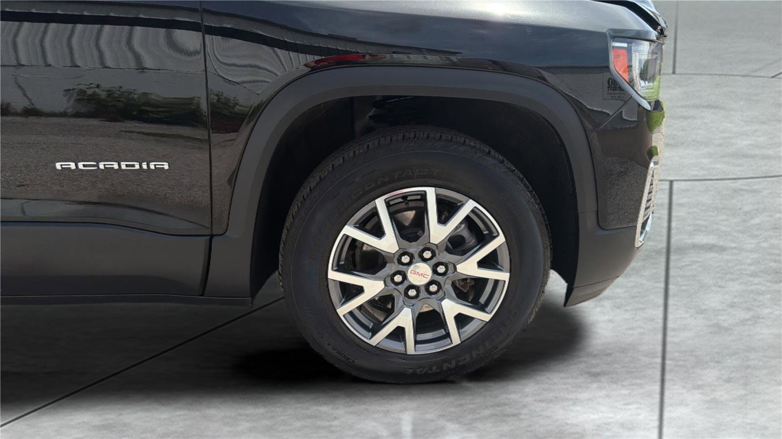 Used 2023 GMC Acadia SLT FWD image 28