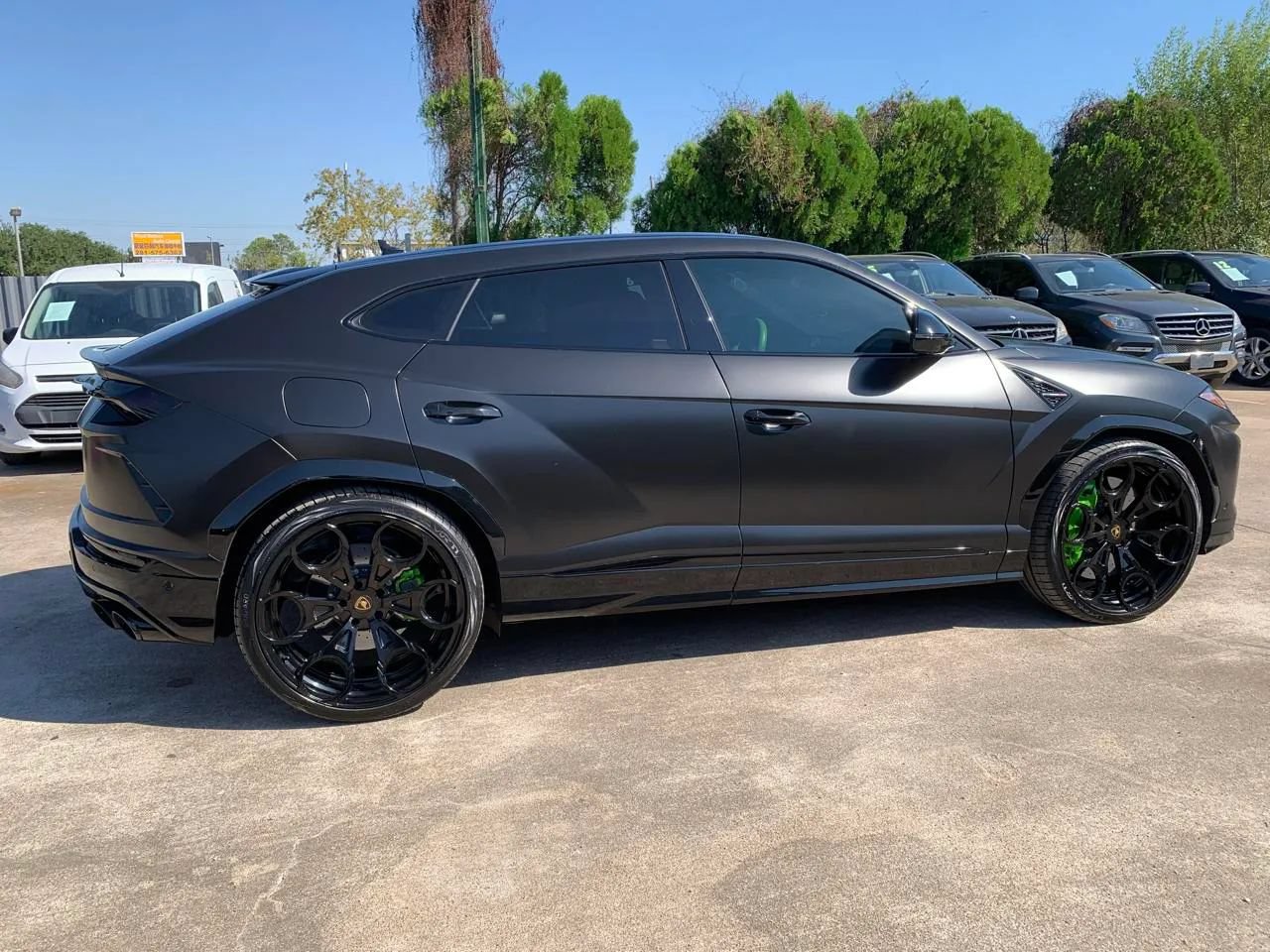 Used 2022 Lamborghini Urus AWD/4WD image 8