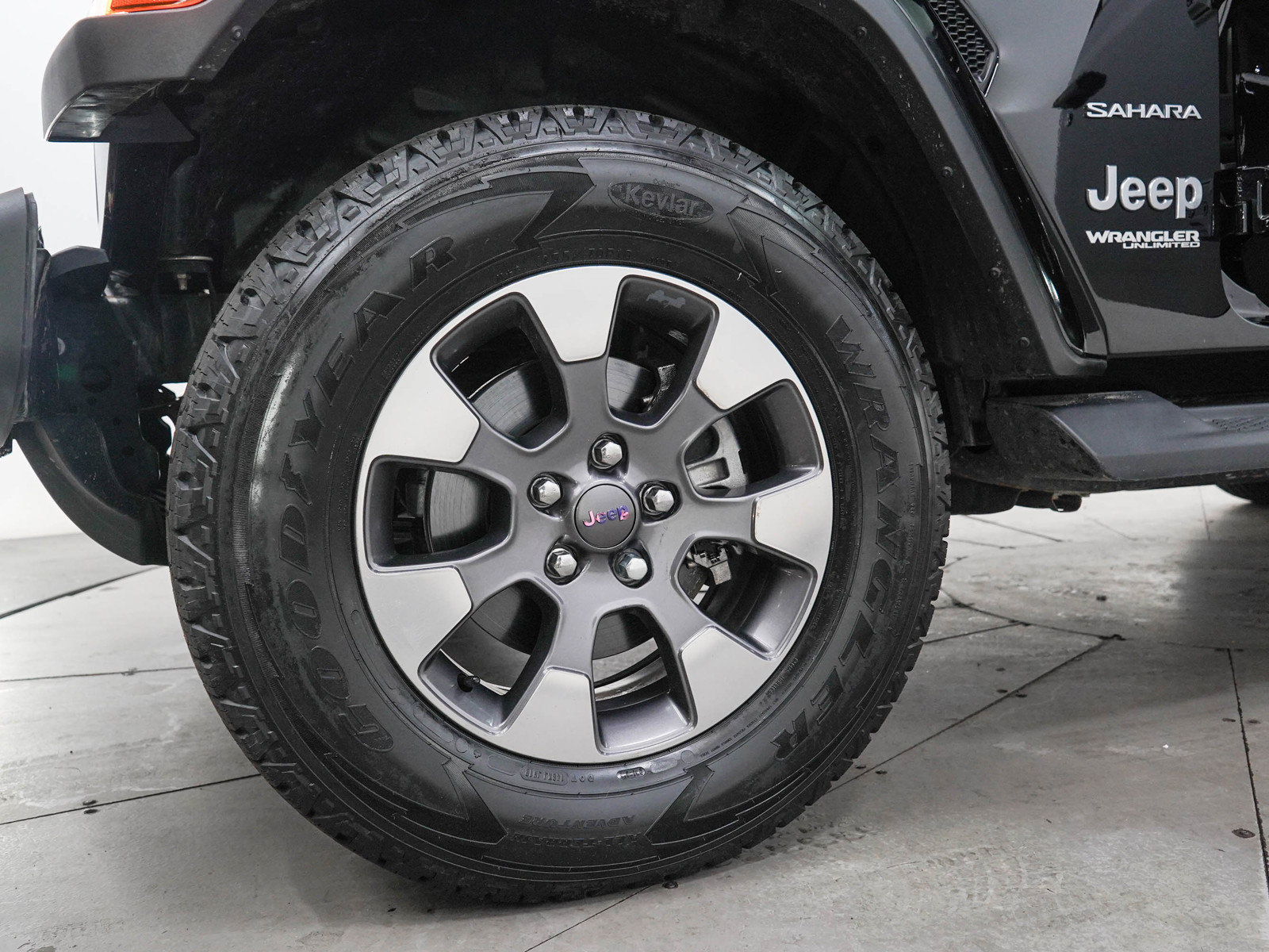 Used 2019 Jeep Wrangler Unlimited Sahara w/ Uconnect 4C Nav & Sound Group AWD/4WD image 27