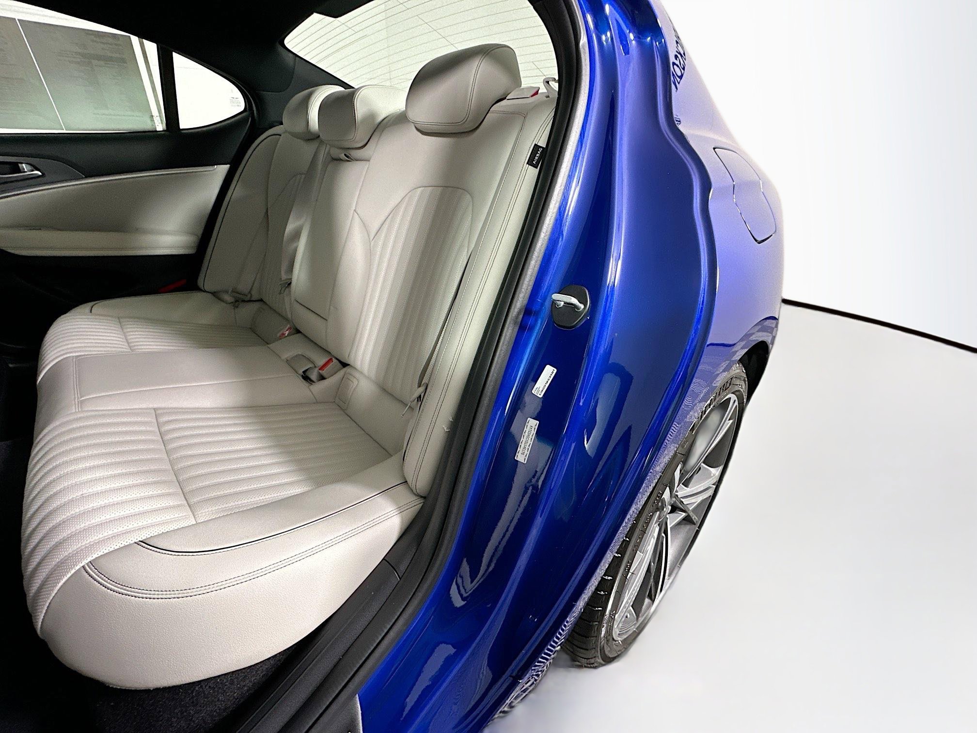 Used 2025 Genesis G70 2.5T w/ Sport Prestige Package image 26