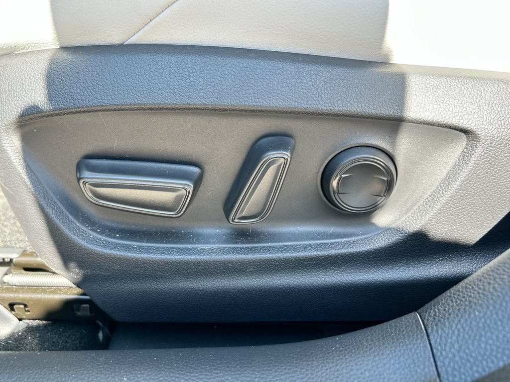 Used 2026 Toyota Corolla XSE FWD image 12