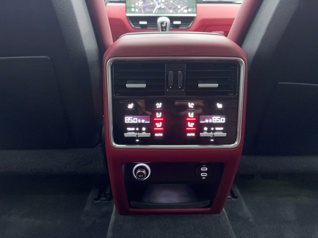 Used 2022 Porsche Cayenne image 20