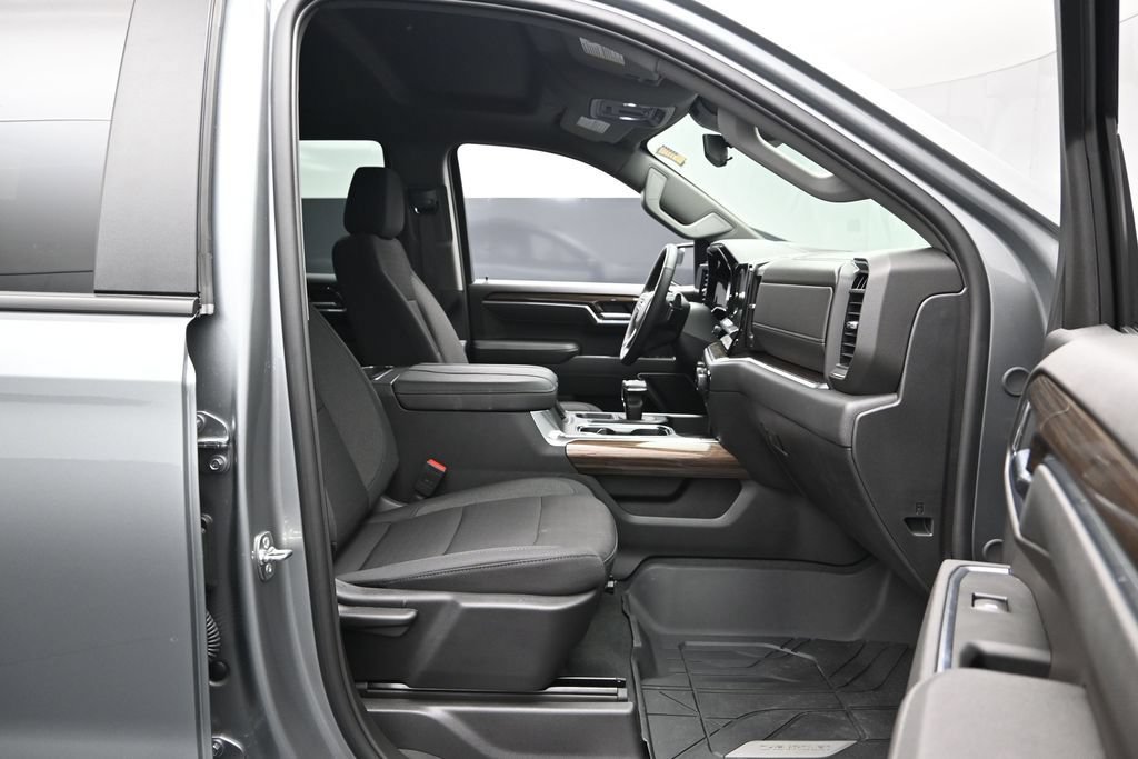 Used 2026 Chevrolet Silverado 1500 LT w/ Protection Package AWD/4WD image 18