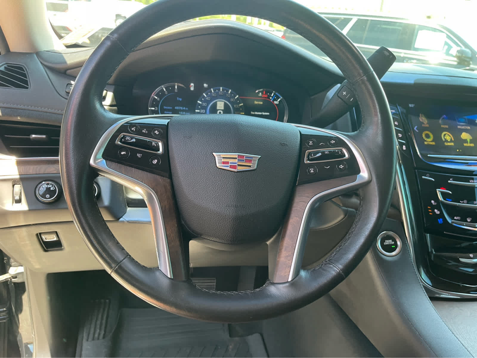 Used 2017 Cadillac Escalade Premium Luxury AWD/4WD image 5