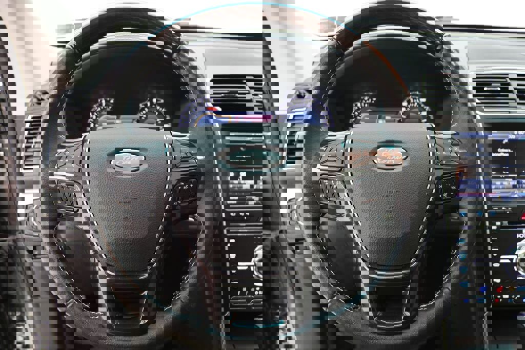 Used 2016 Ford Explorer Platinum image 18