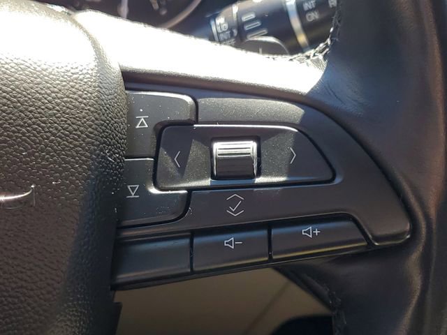 Used 2019 Cadillac XT4 Luxury w/ Cold Weather Package AWD/4WD image 18