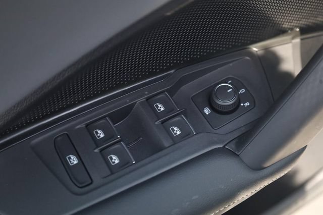 New 2026 Volkswagen Tiguan SE AWD/4WD image 11