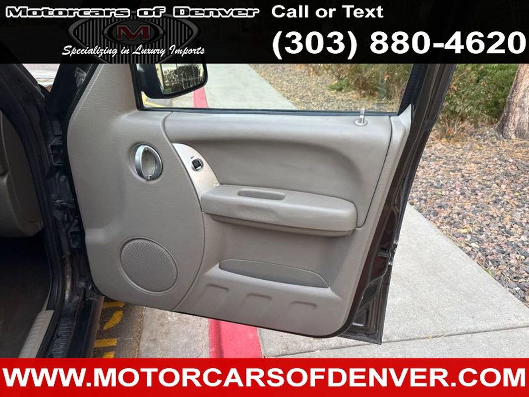 Used 2005 Jeep Liberty Limited image 19