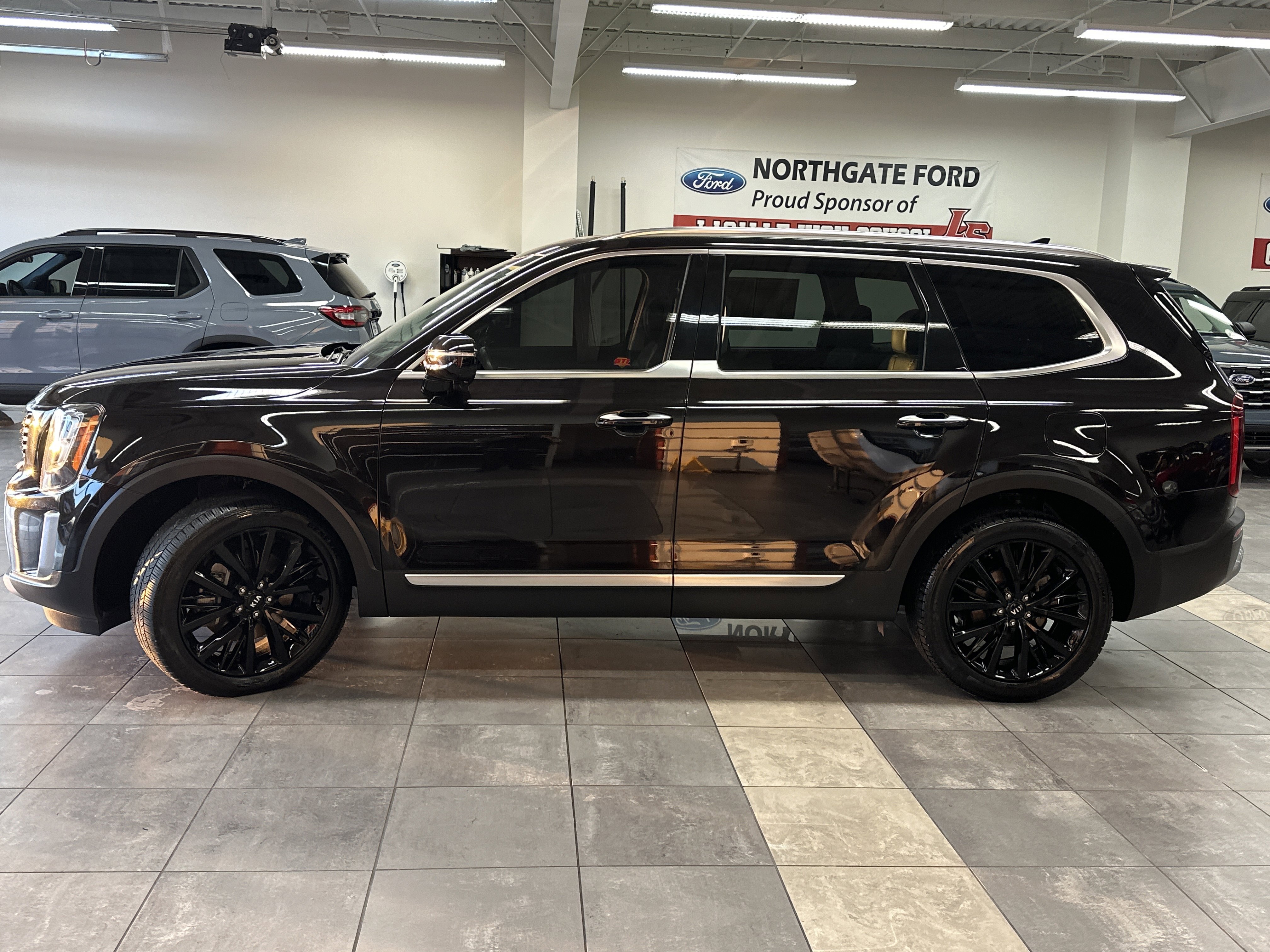 Used 2020 Kia Telluride SX w/ SX Prestige Package image 17