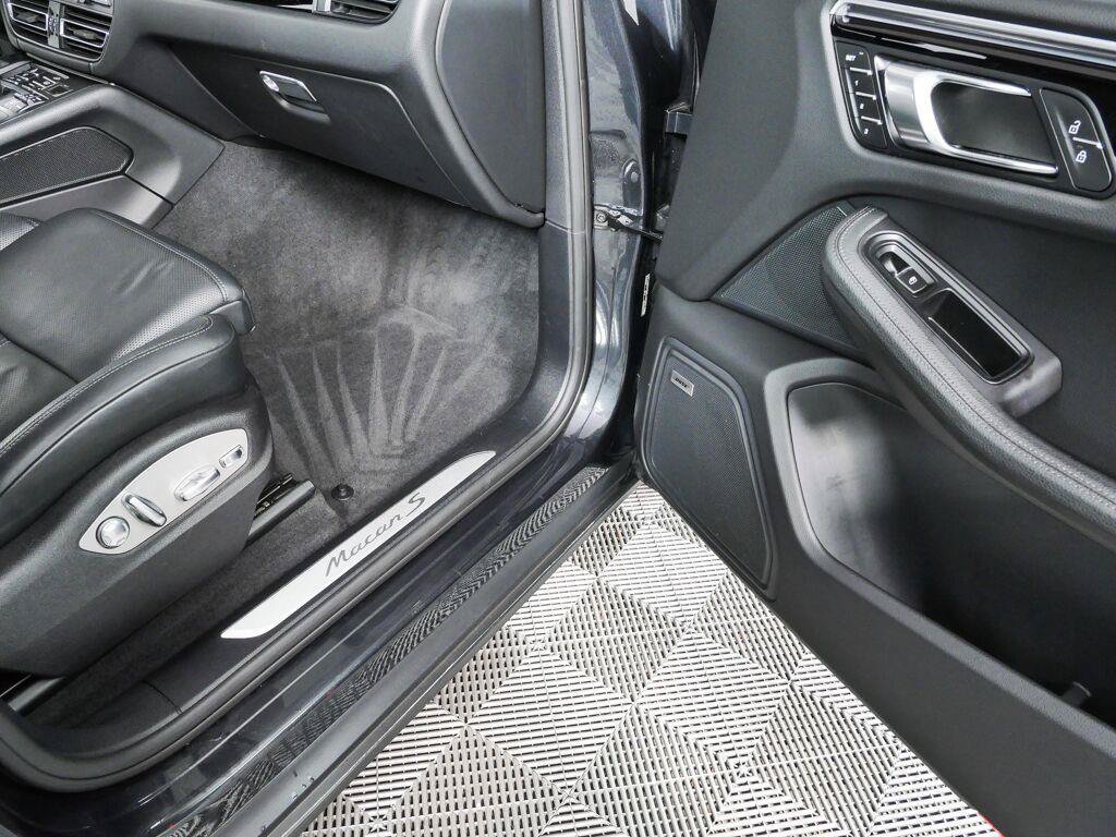 Used 2020 Porsche Macan S AWD/4WD image 27