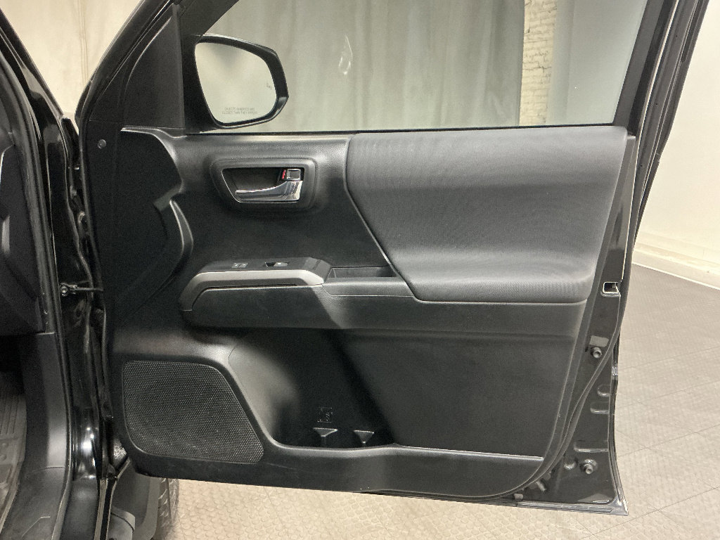 Used 2021 Toyota Tacoma TRD Off-Road w/ Technology Package AWD/4WD image 34