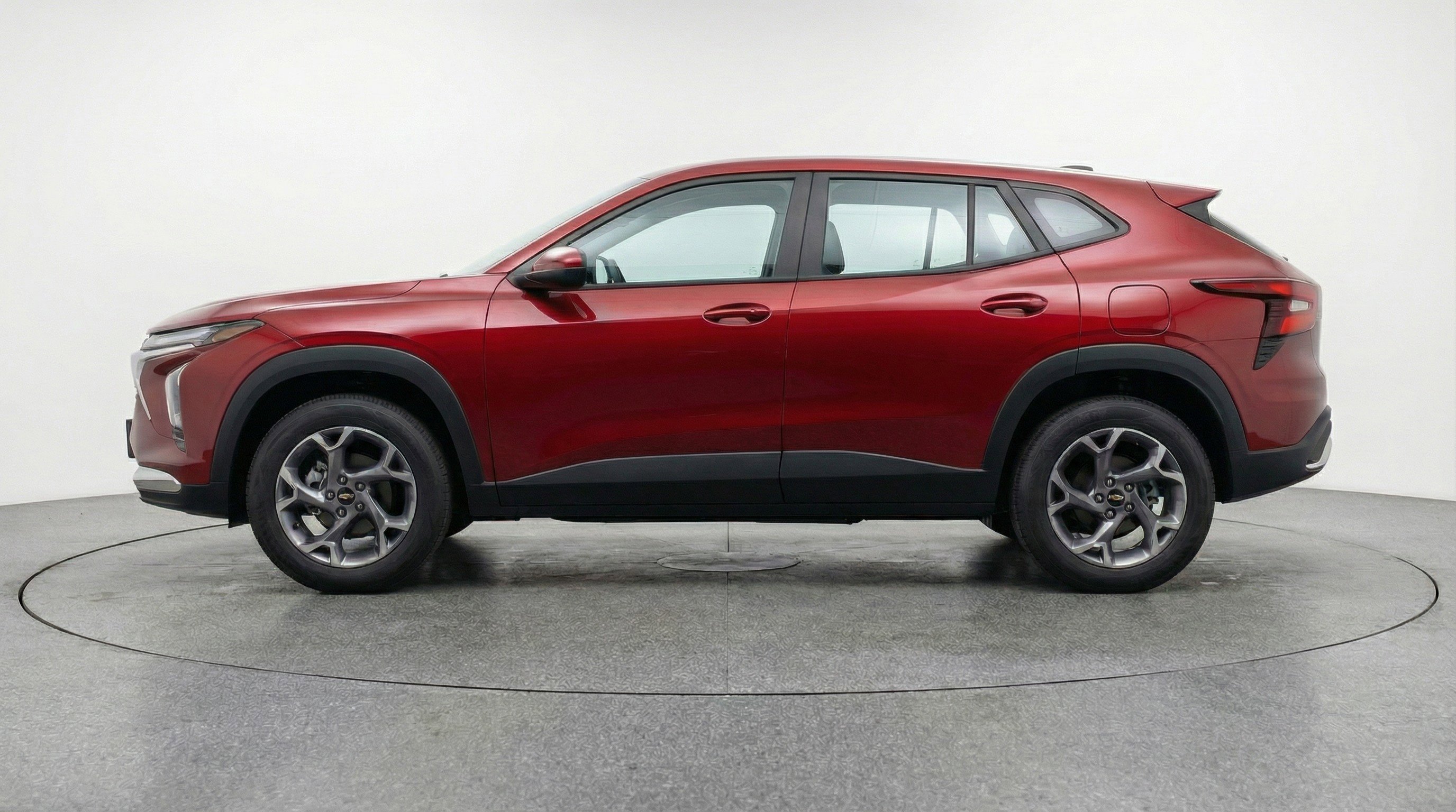 Used 2025 Chevrolet Trax LT FWD image 5