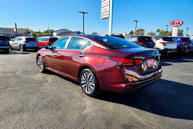Used 2025 Nissan Altima 2.5 SV AWD/4WD image 5