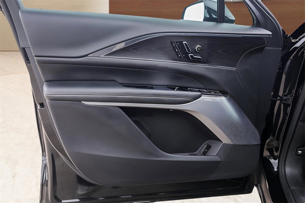 Used 2024 Cadillac Lyriq Luxury image 23