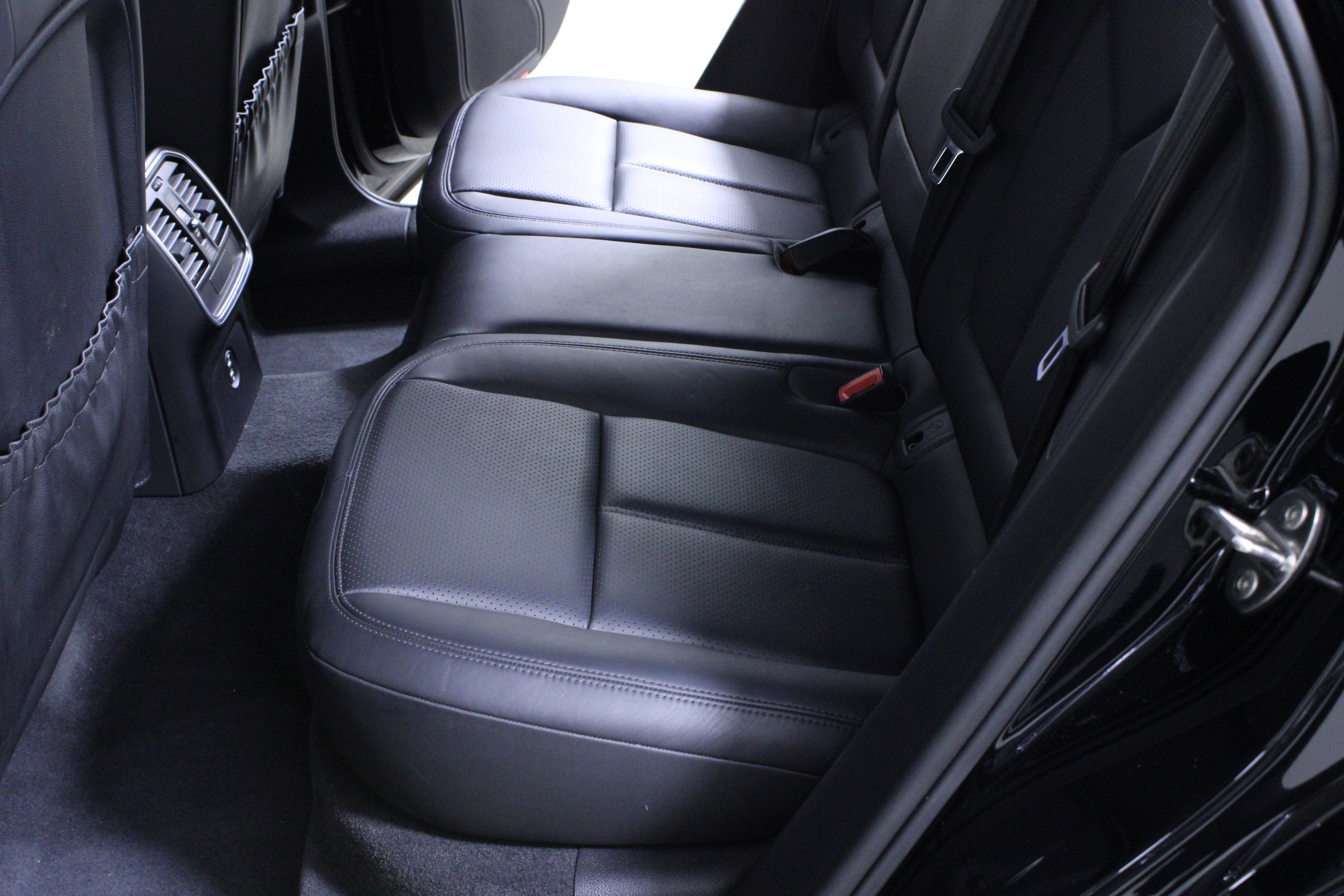 Used 2020 Porsche Macan image 12