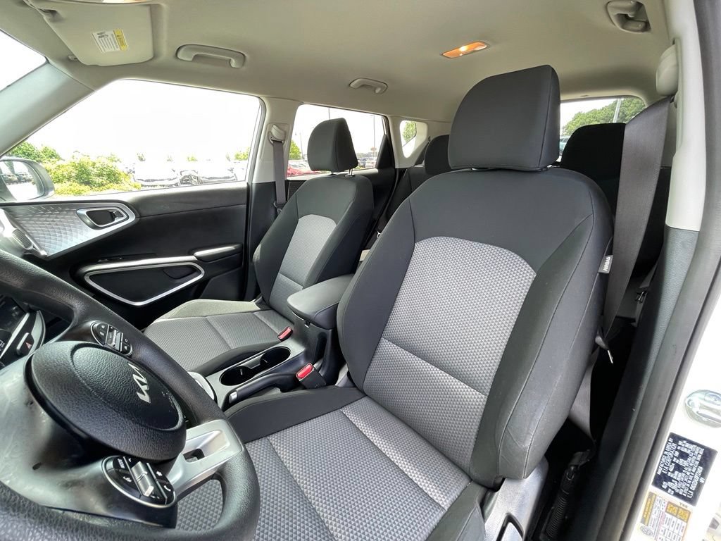 Used 2023 Kia Soul LX w/ Option Group 015 FWD image 22