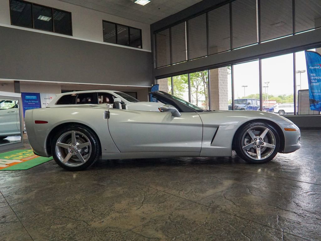 Used 2007 Chevrolet Corvette Convertible w/ Preferred Equipment Group image 2