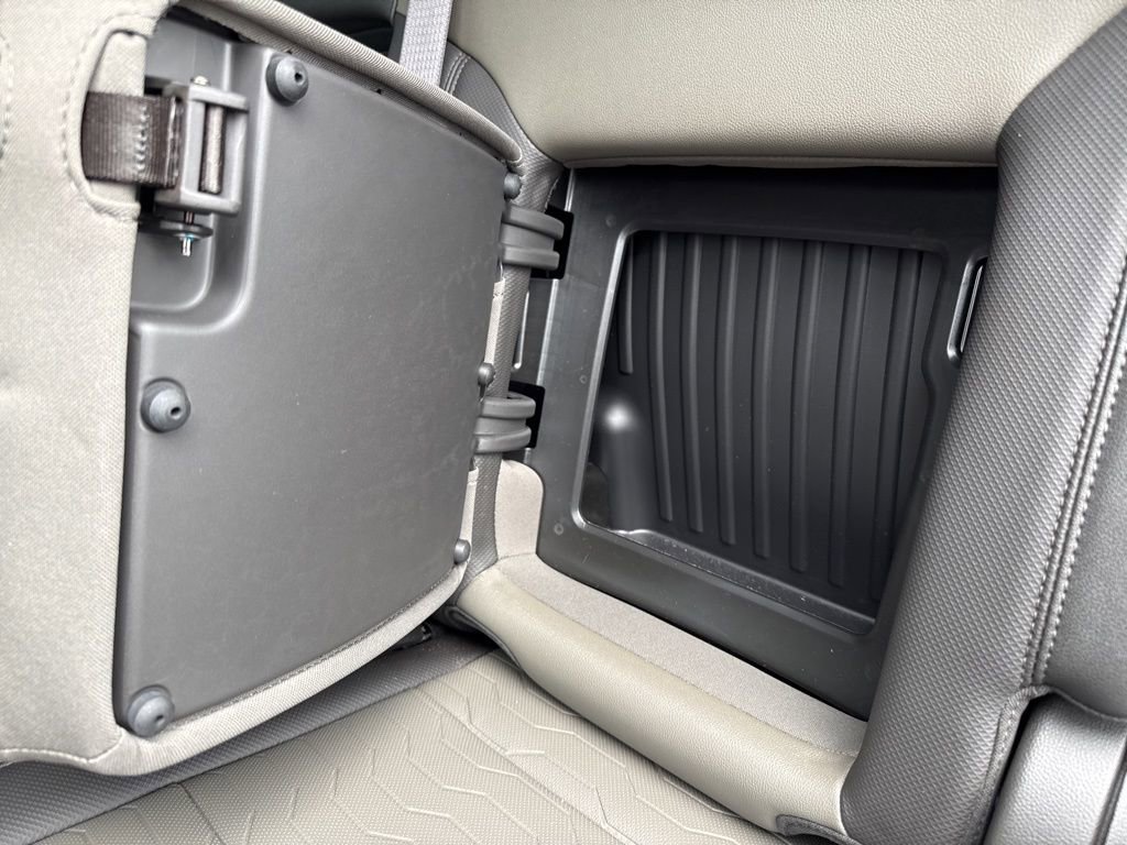 Used 2024 Chevrolet Silverado 2500 ZR2 w/ Technology Package image 43