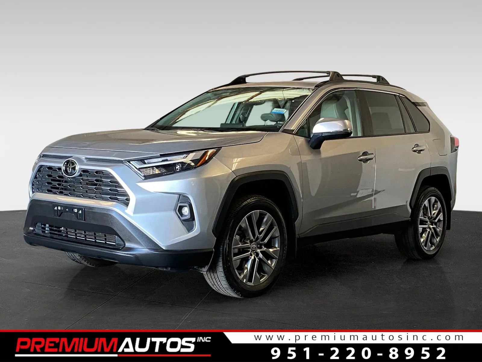 Used 2023 Toyota RAV4 XLE Premium image 1