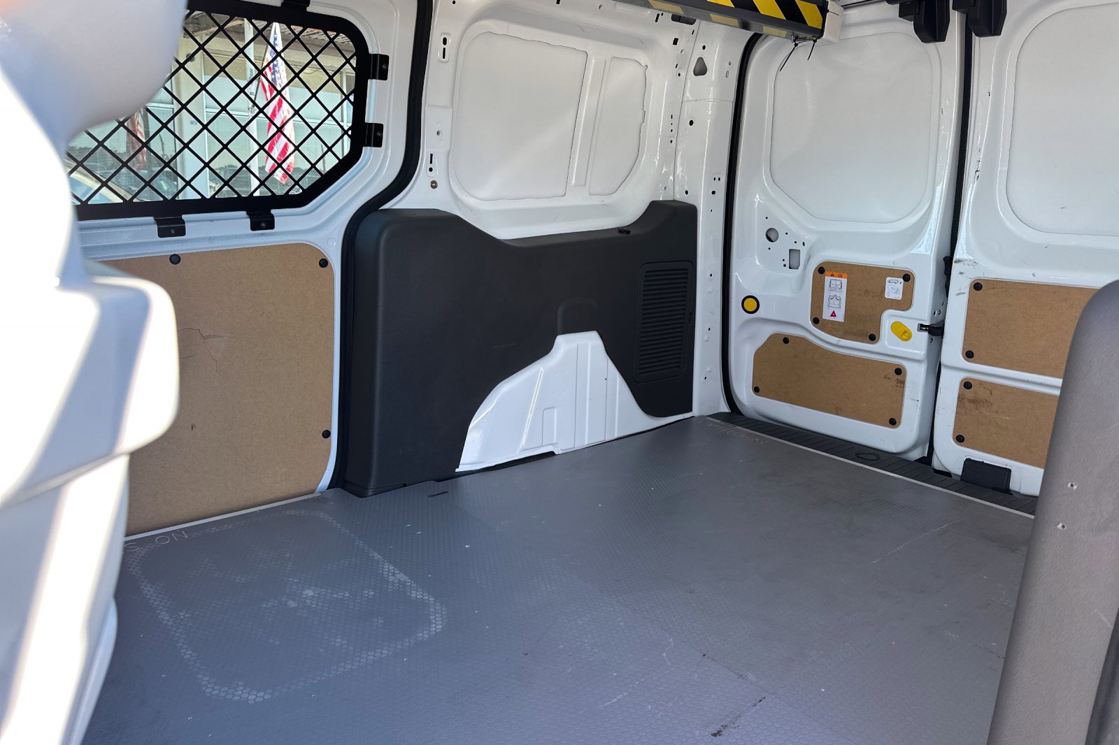 Used 2023 Ford Transit Connect XL image 11