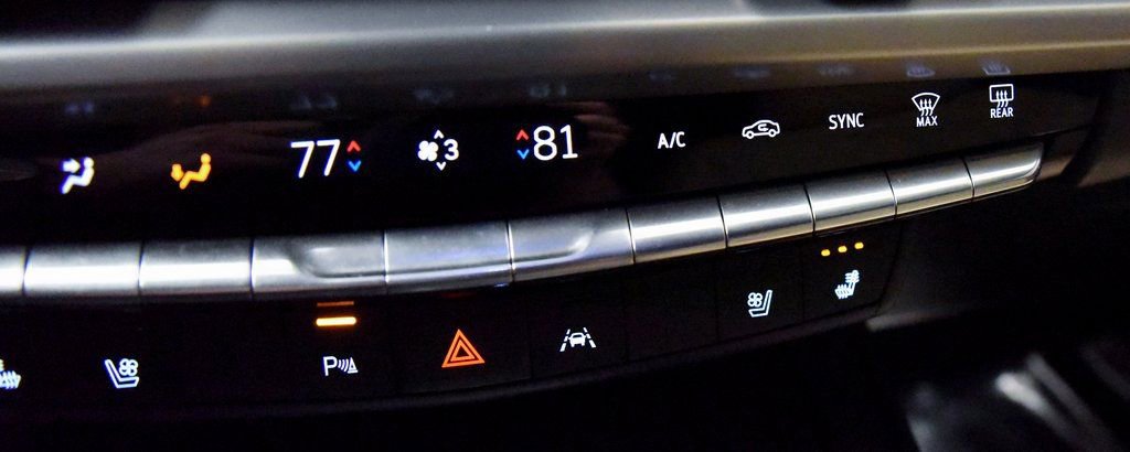 Used 2024 Cadillac XT4 Premium Luxury image 25