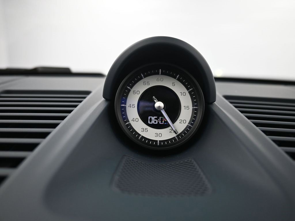 Used 2024 Porsche 911 Targa 4 GTS image 29