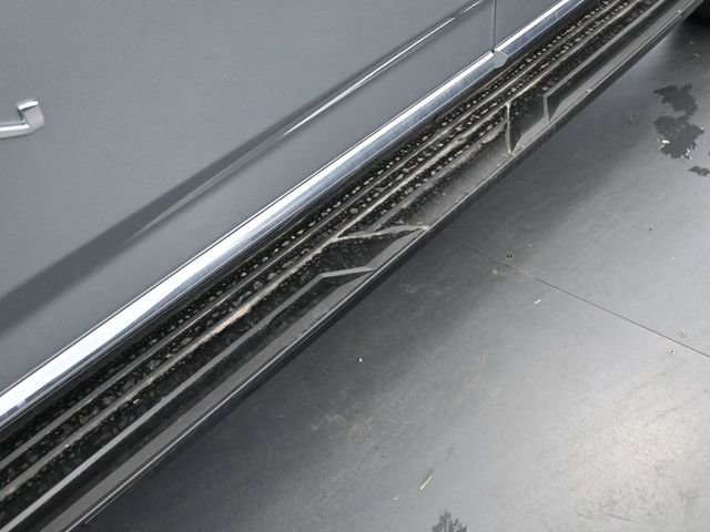 Used 2025 GMC Yukon XL Elevation image 16