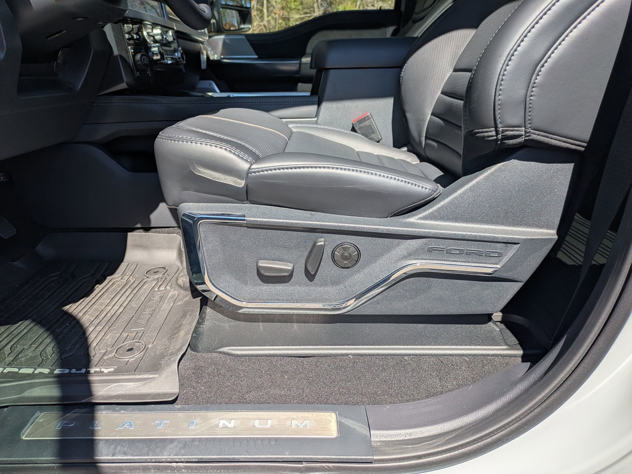 New 2026 Ford F350 Platinum w/ Tremor Off-Road Package image 12