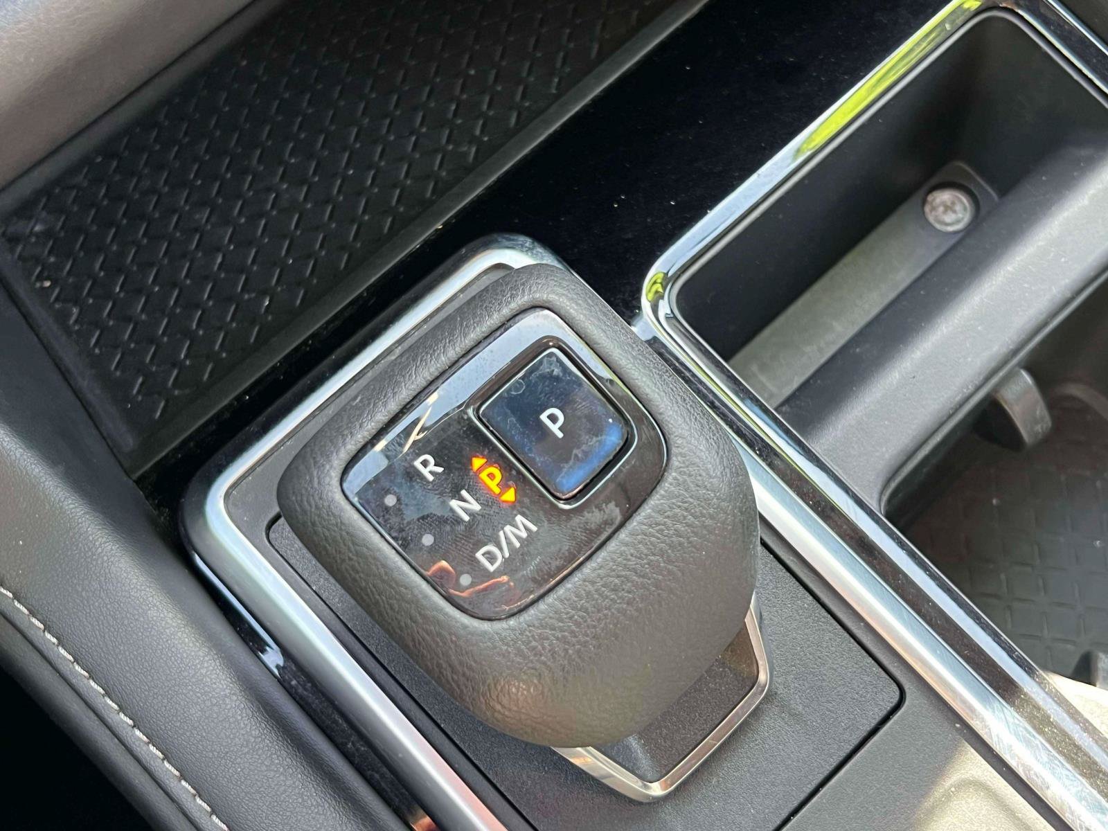 Used 2022 Nissan Pathfinder SV w/ SV Premium Package AWD/4WD image 10