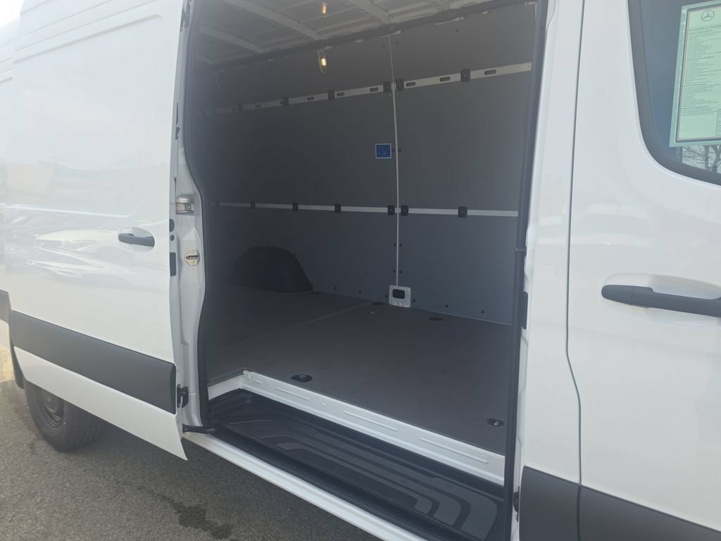 New 2026 Mercedes-Benz Sprinter 2500 image 23