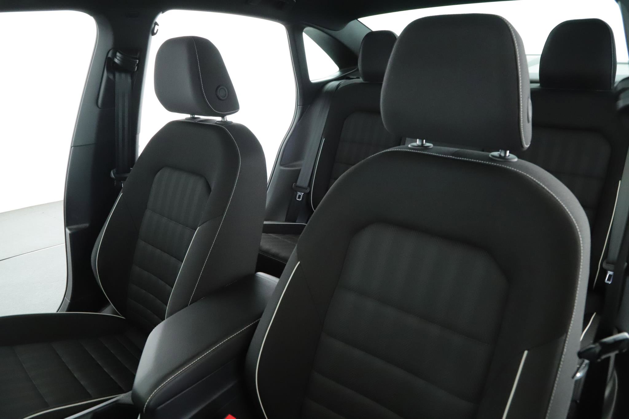 Used 2024 Volkswagen Jetta Sport image 4