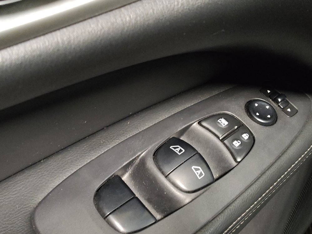 Used 2016 Nissan Pathfinder SL w/ SL Tech Package image 27