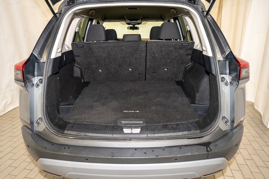 Used 2023 Nissan Rogue SV image 5