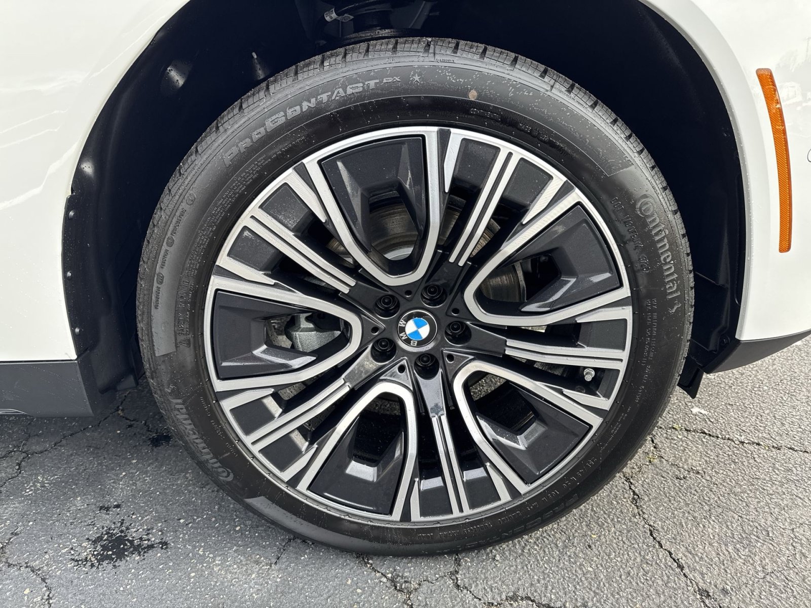 New 2026 BMW X3 xDrive30i w/ Convenience Package AWD/4WD image 2