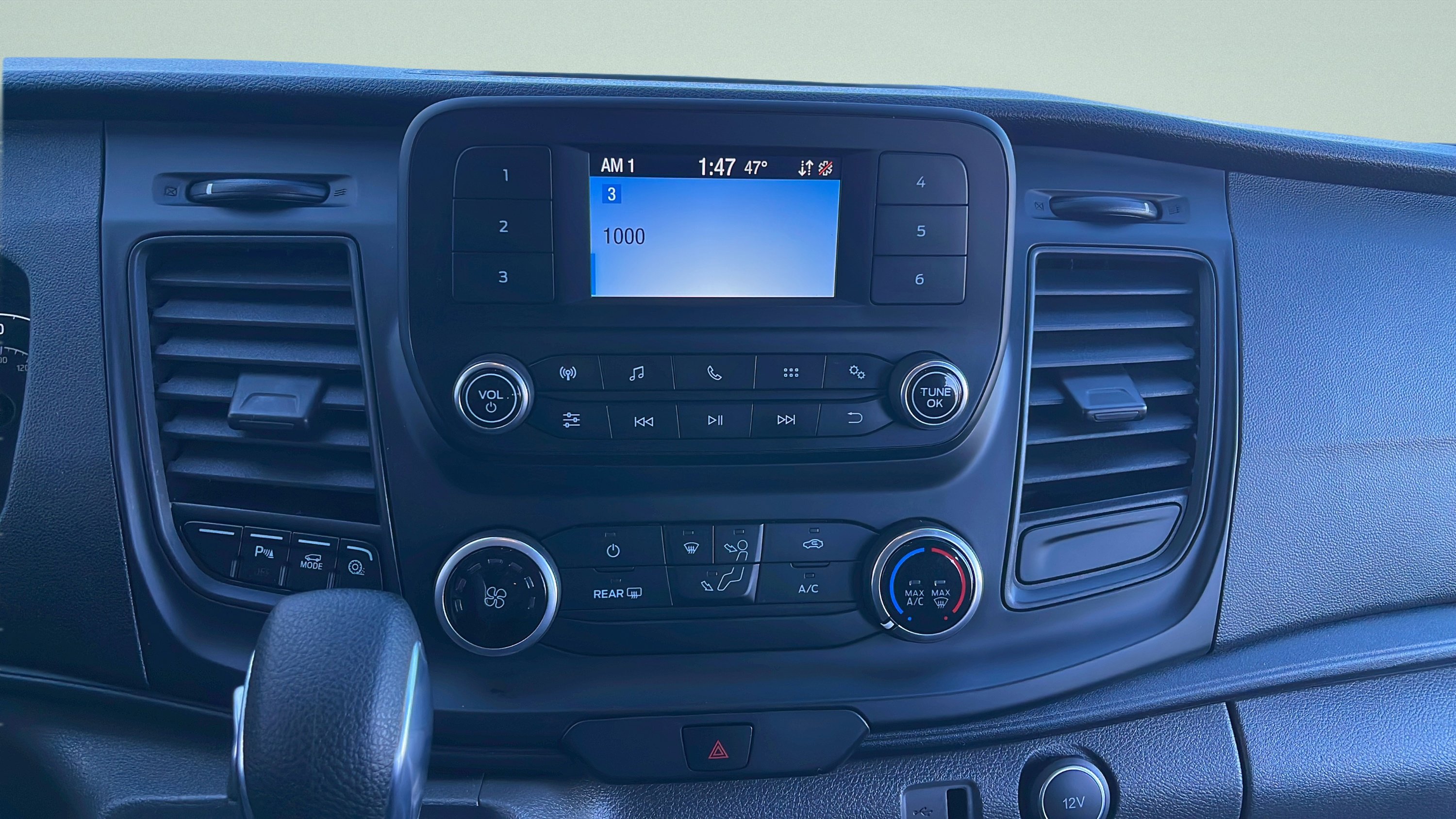 Used 2021 Ford Transit 350 XLT image 15