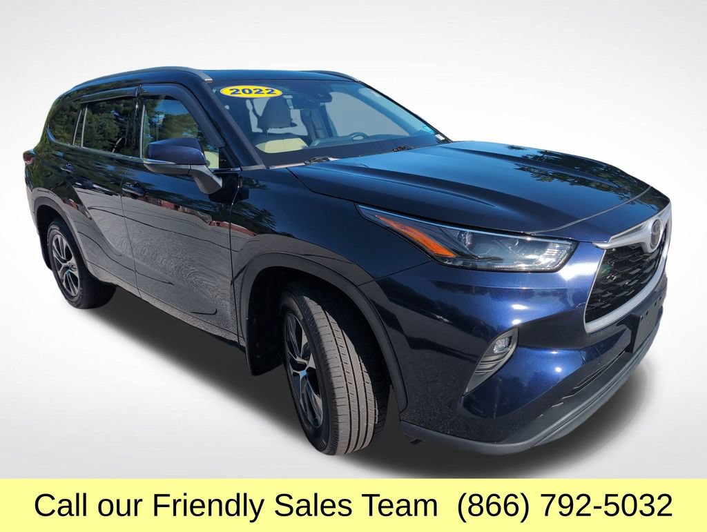 Used 2022 Toyota Highlander XLE AWD/4WD image 9