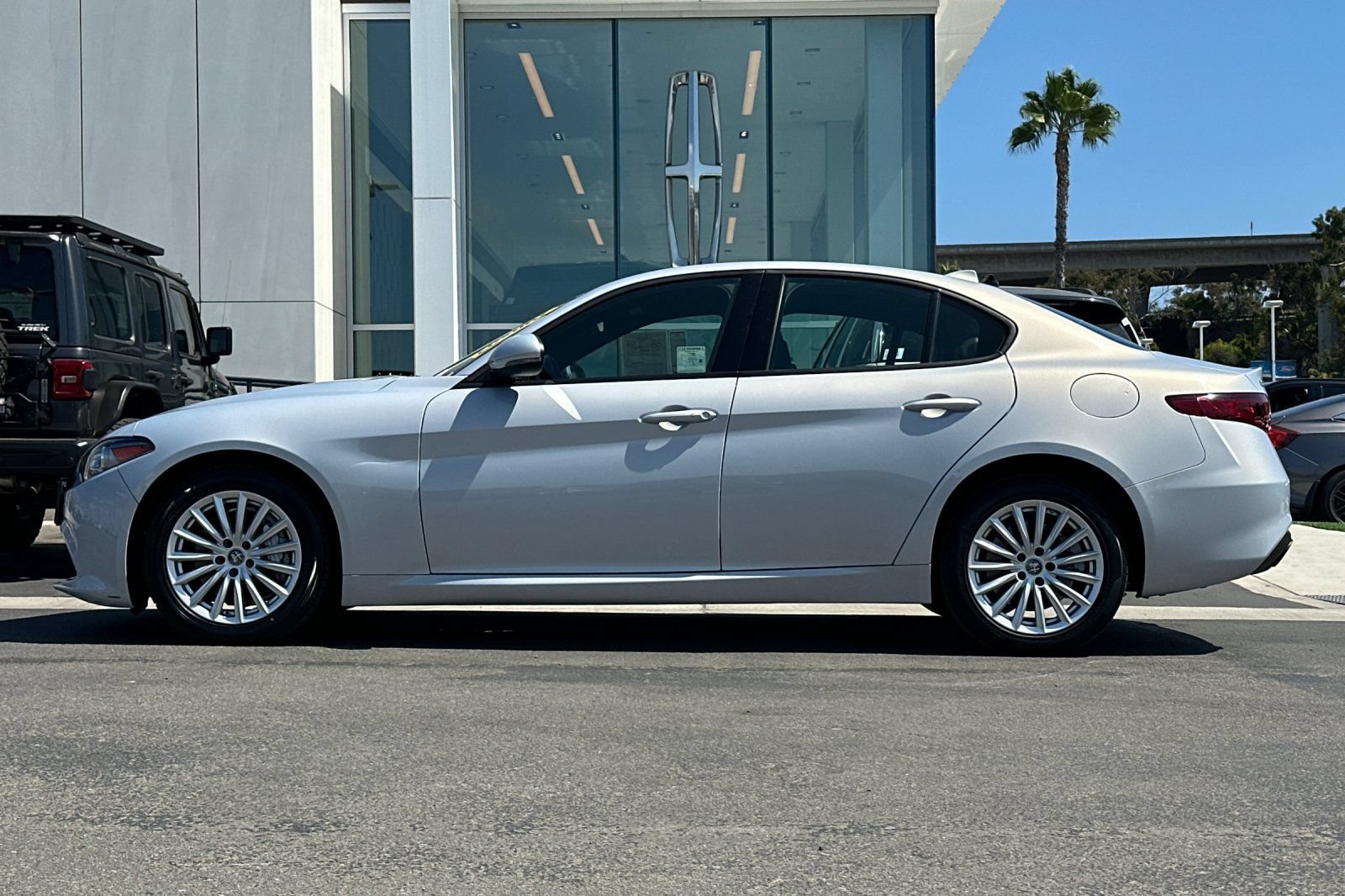 Used 2023 Alfa Romeo Giulia Sprint AWD/4WD image 6