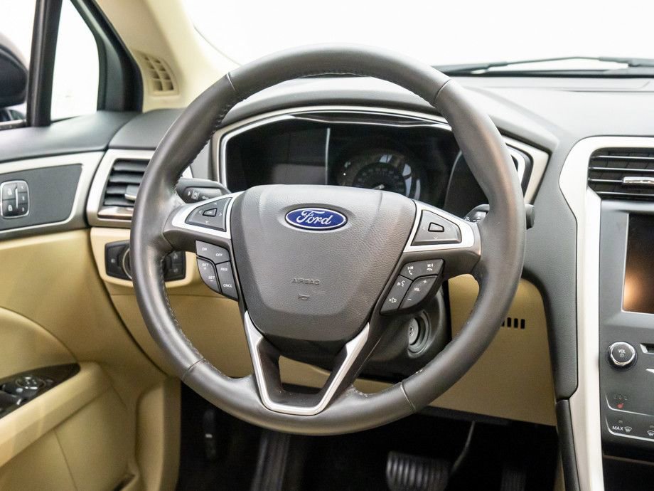 Used 2014 Ford Fusion SE w/ Equipment Group 202A image 13