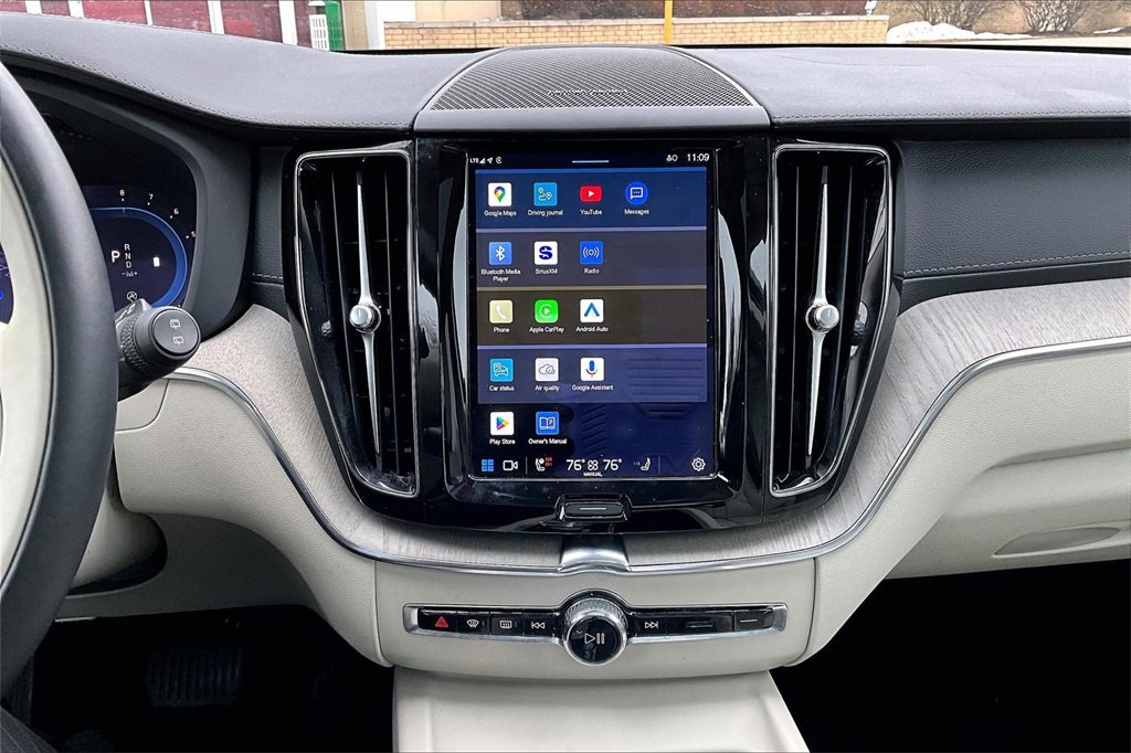 Used 2023 Volvo XC60 B5 Ultimate image 15