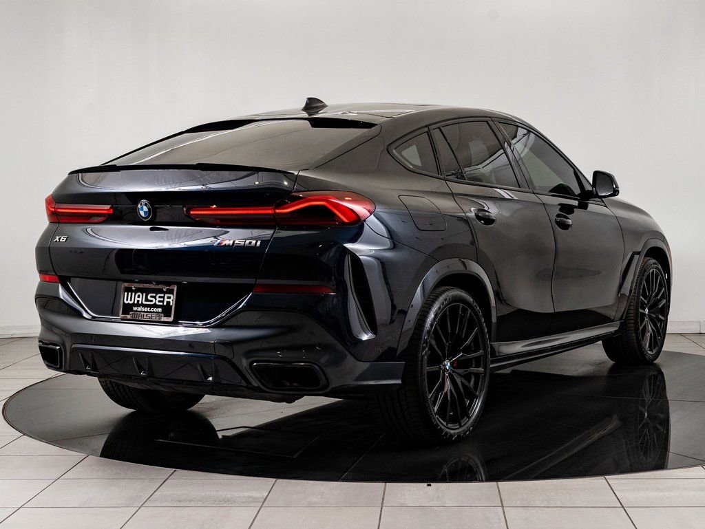 Used 2022 BMW X6 M50i image 10
