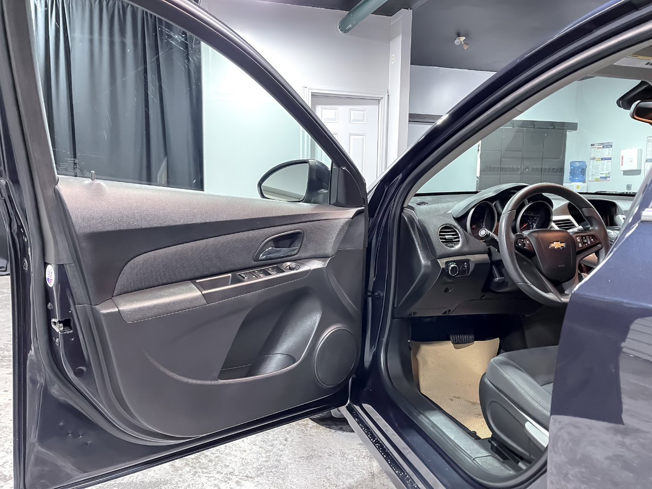 Used 2016 Chevrolet Cruze LT image 12