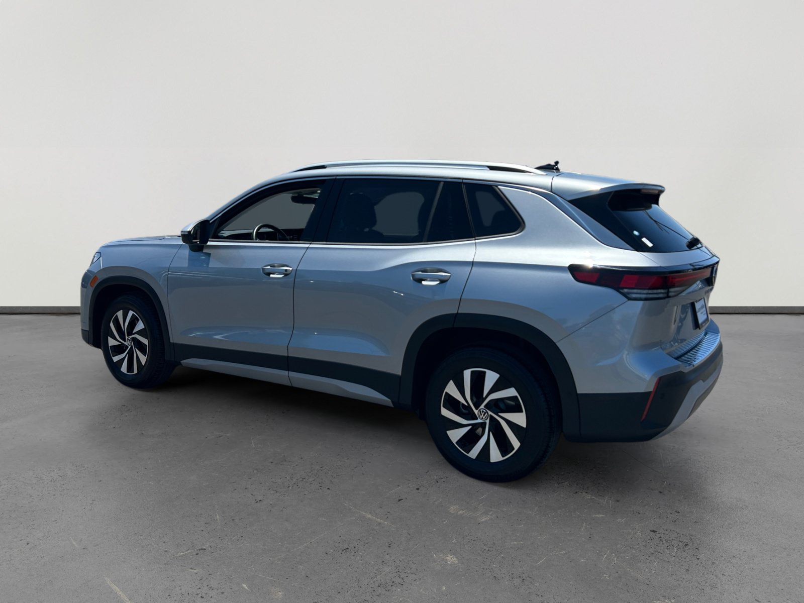Certified 2026 Volkswagen Tiguan S FWD image 3