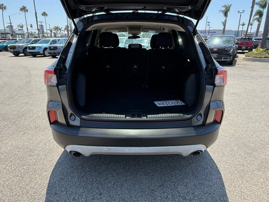 Used 2020 Ford Escape SE FWD image 13