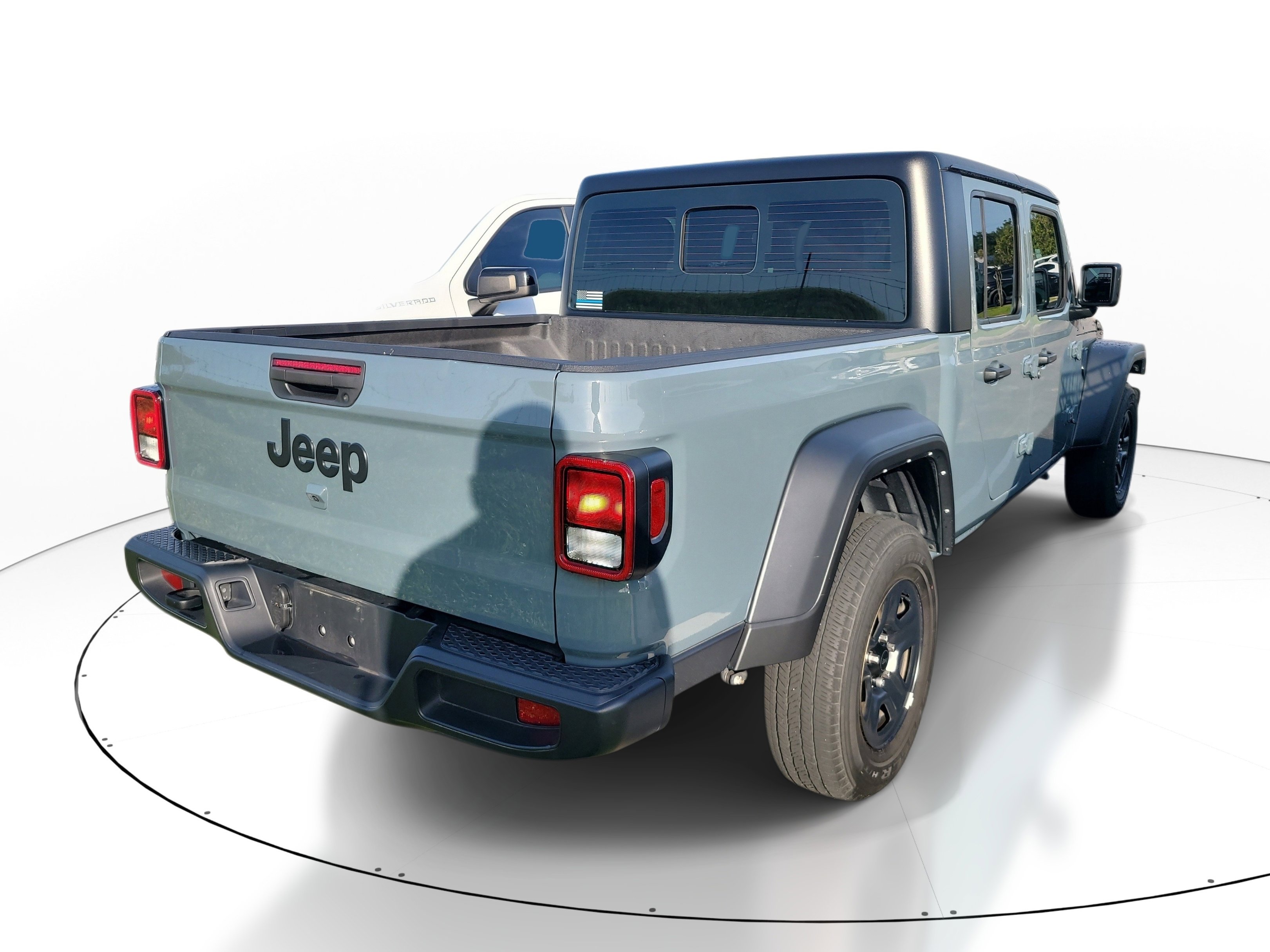 Used 2024 Jeep Gladiator Sport image 4