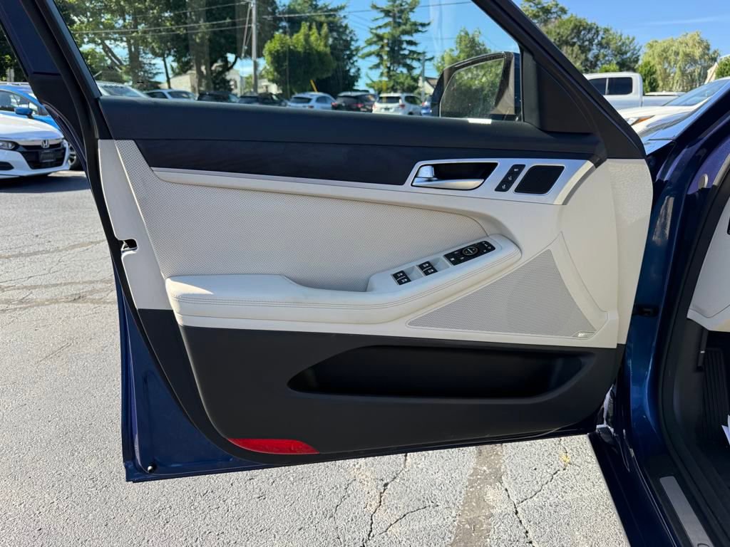 Used 2016 Hyundai Genesis 3.8 w/ Option Group 04 image 24