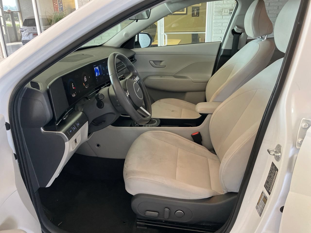 Used 2025 Hyundai Kona SEL FWD image 7