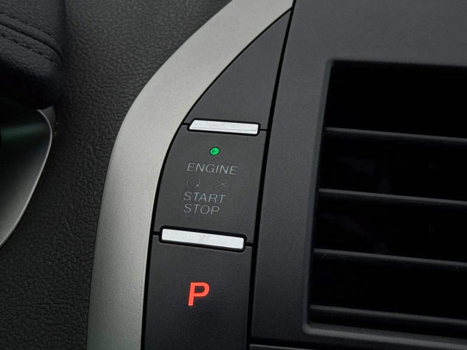 Used 2013 Lincoln MKZ Hybrid FWD image 33